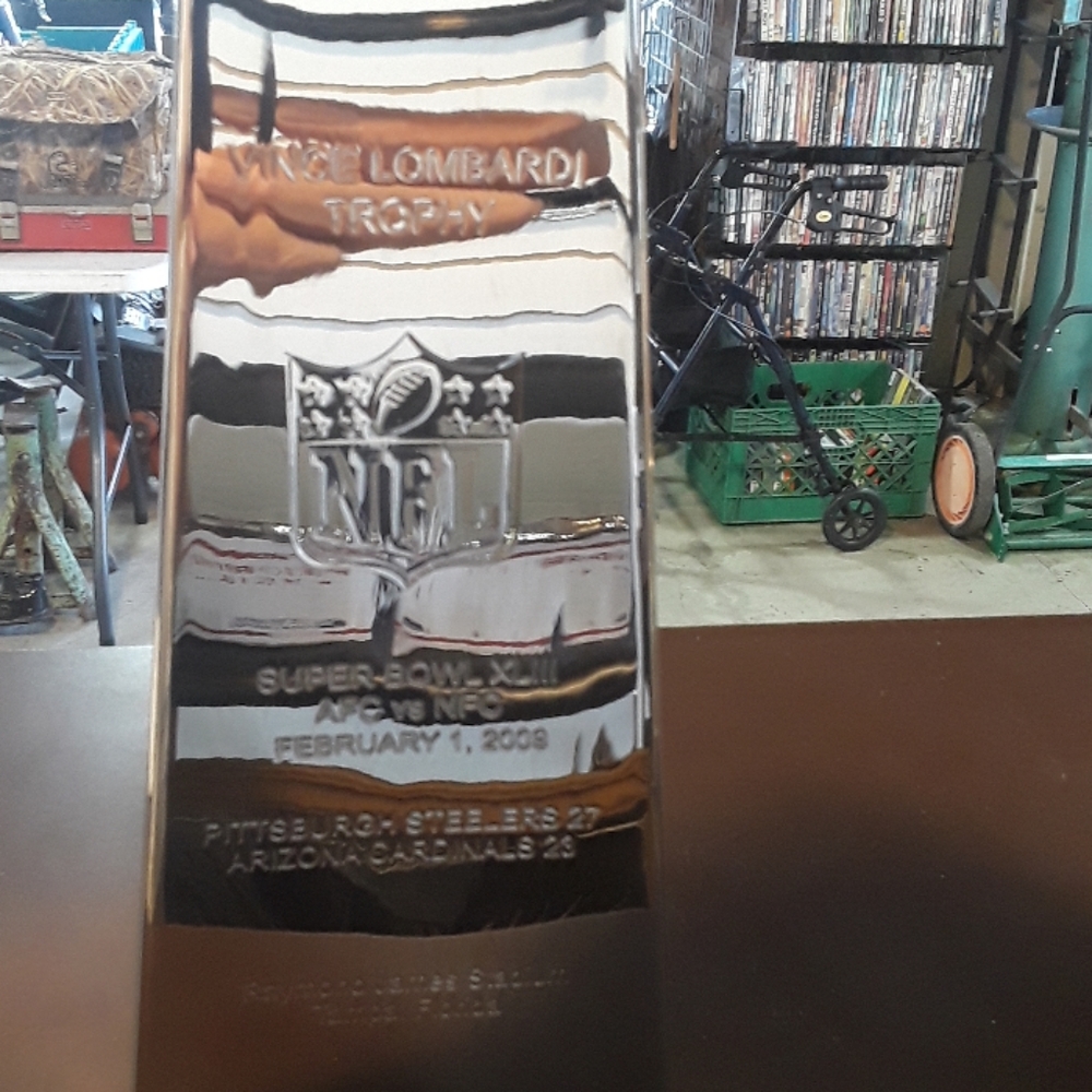 Trophy - Picture 2 of 5